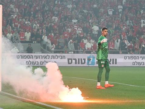 אווירה חמה בבלומפילד (צילום: אלן שיבר)